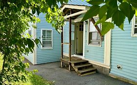 Traveler'S Den In Medford
